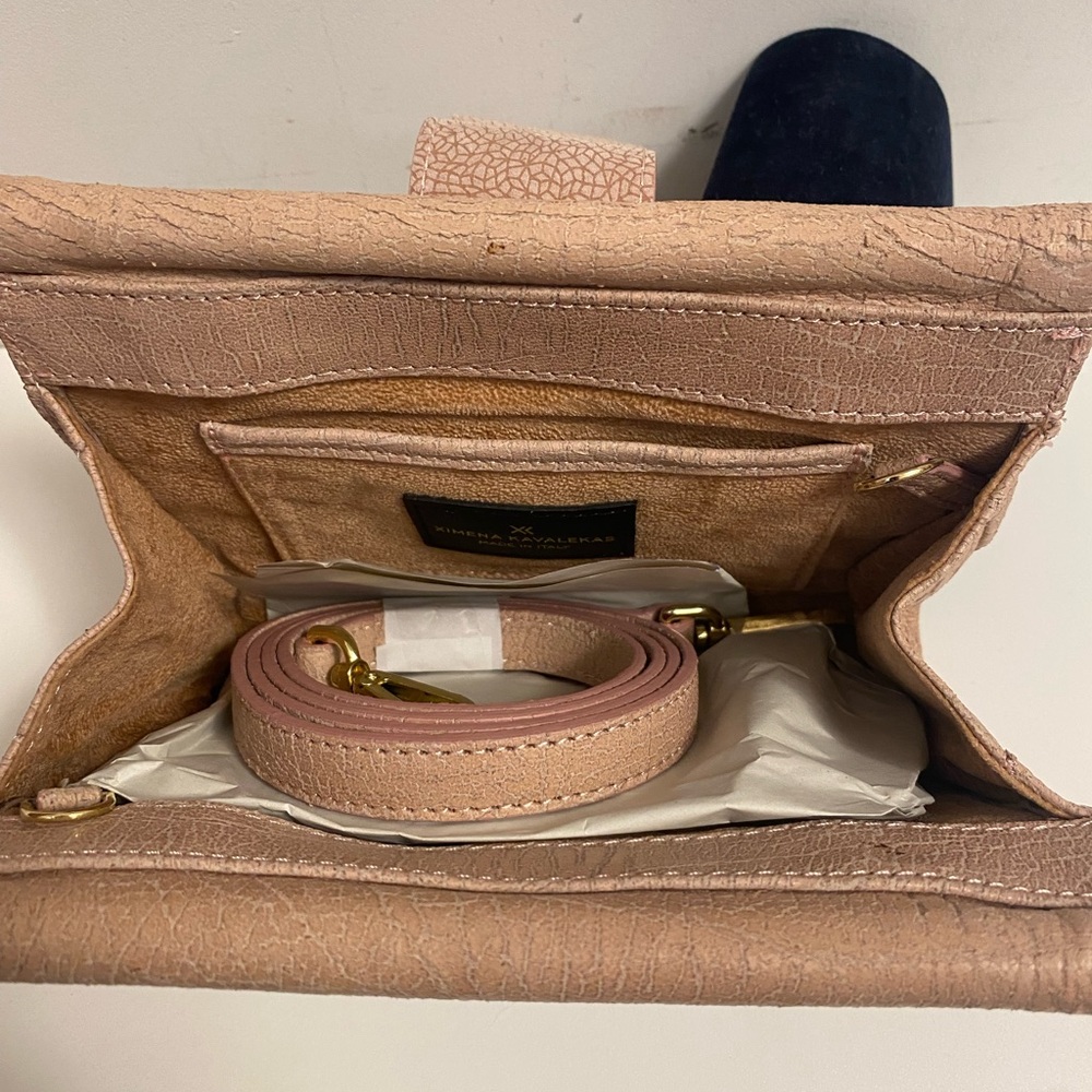 Elegant Tan/Nude Women's Clutch - Picture 5 of 7